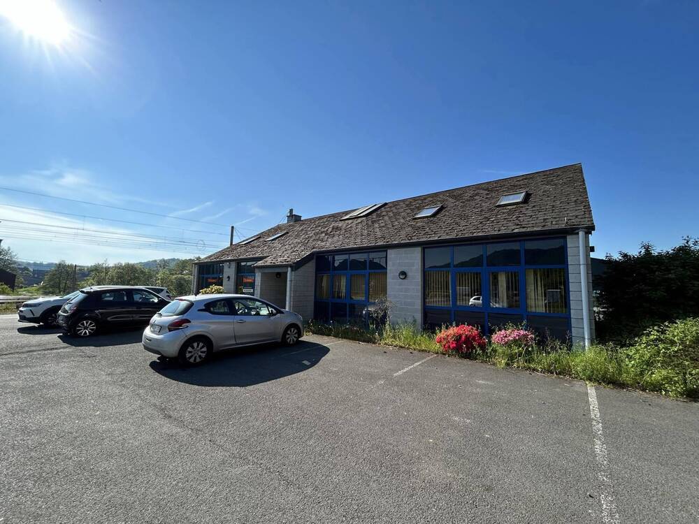 Commerce à louer à Bende 6941 1500.00€  chambres 460.00m² - annonce 107869