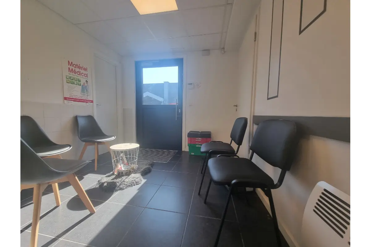 Commerce à  à Athus 6791 600.00€  chambres 15.00m² - annonce 251106