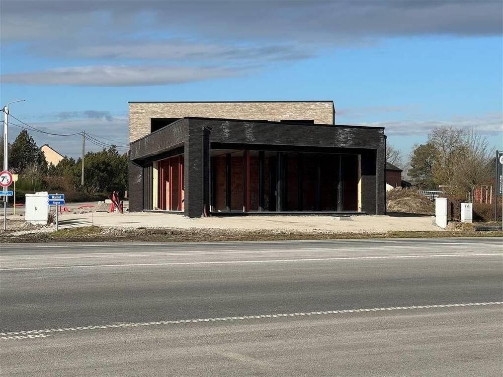 Commerce à vendre à Marche-en-Famenne 6900 485000.00€  chambres m² - annonce 386650