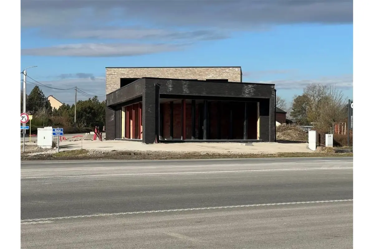 Commerce à vendre à Marche-en-Famenne 6900 485000.00€  chambres m² - annonce 386650