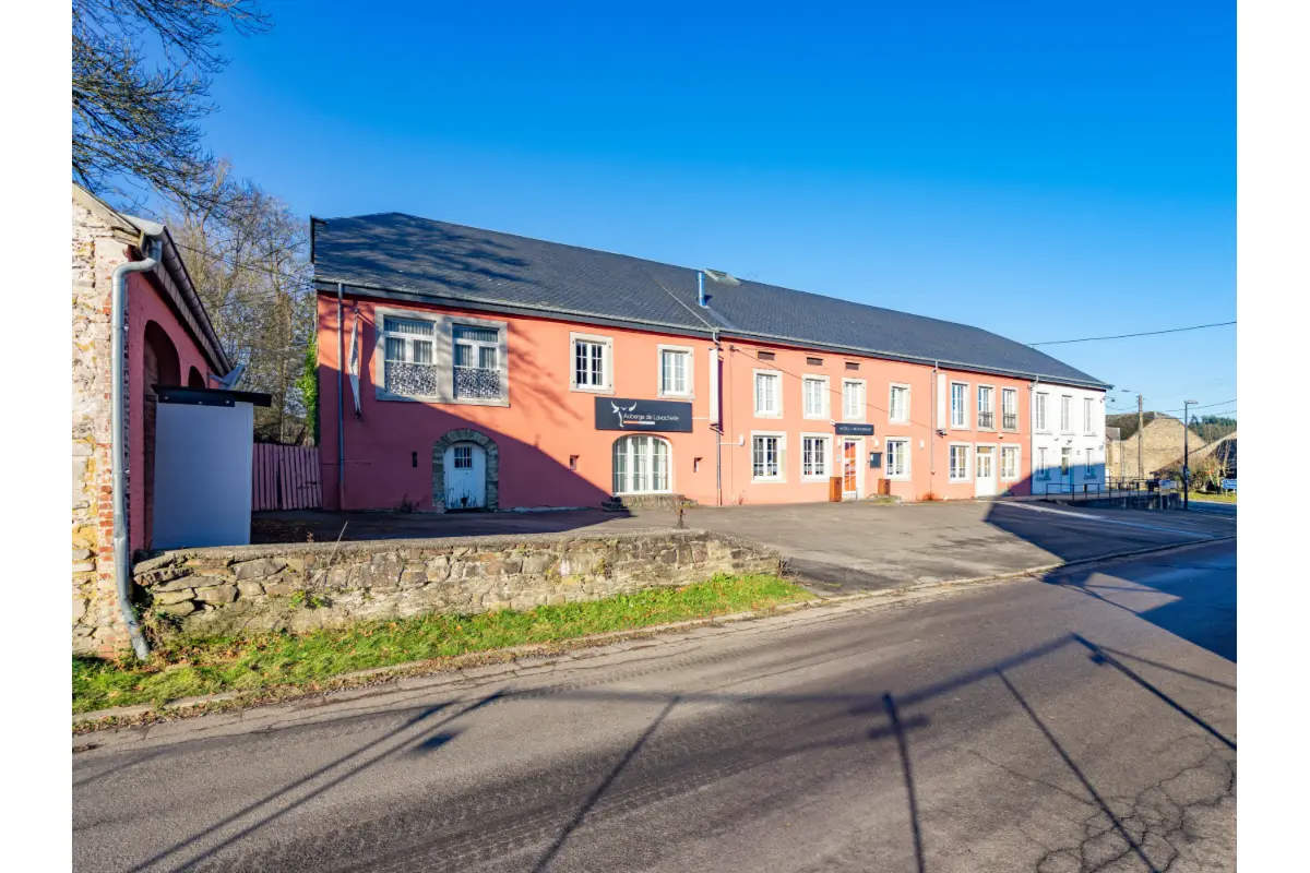 Commerce à vendre à Amberloup 6680 400000.00€ 14 chambres 716.62m² - annonce 449598