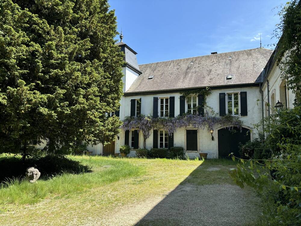 Maison à louer à Attert 6717 2700.00€ 5 chambres 701.00m² - annonce 515047