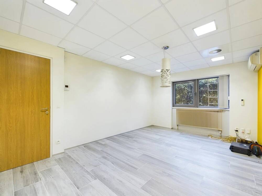 Commerce à à Habay 6720 0.00€ chambres 19.00m² - annonce 540143