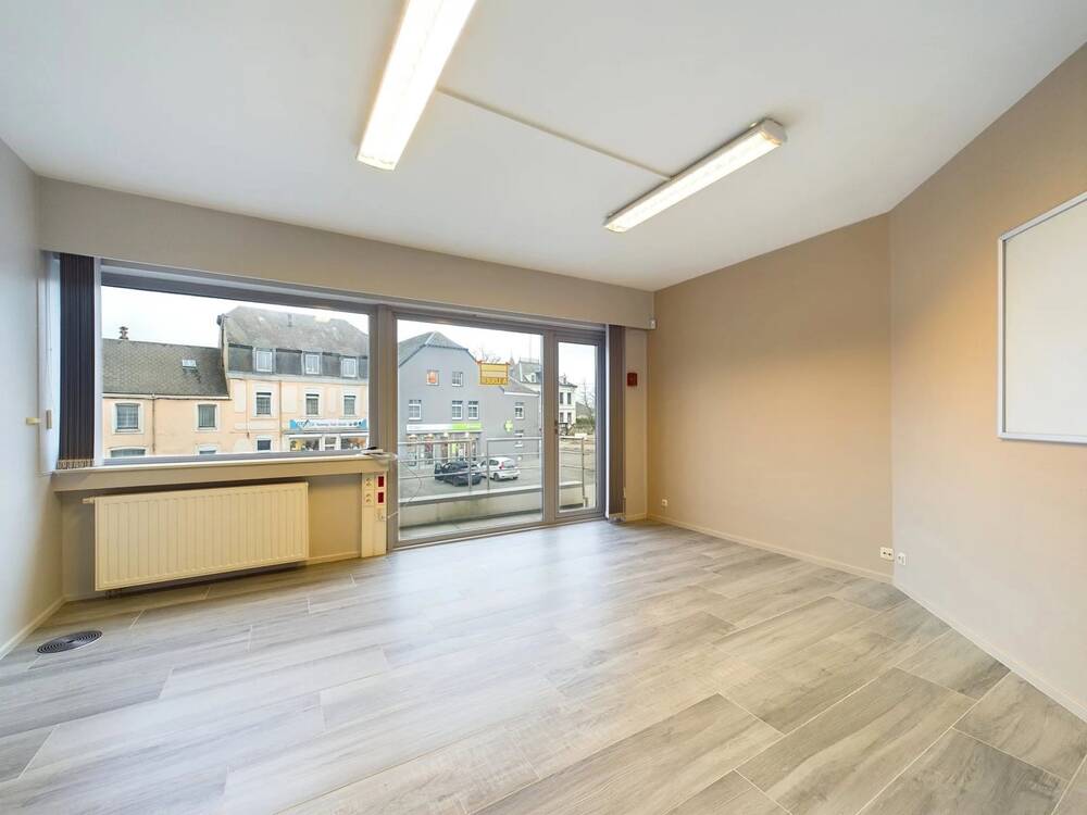 Commerce à à Habay 6720 0.00€ chambres 22.00m² - annonce 540142