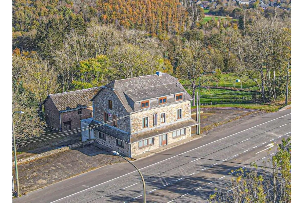 Immeuble de rapport - Immeuble à appartement à vendre à Bande 6951 250000.00€ 9 chambres 391.00m² - annonce 541380