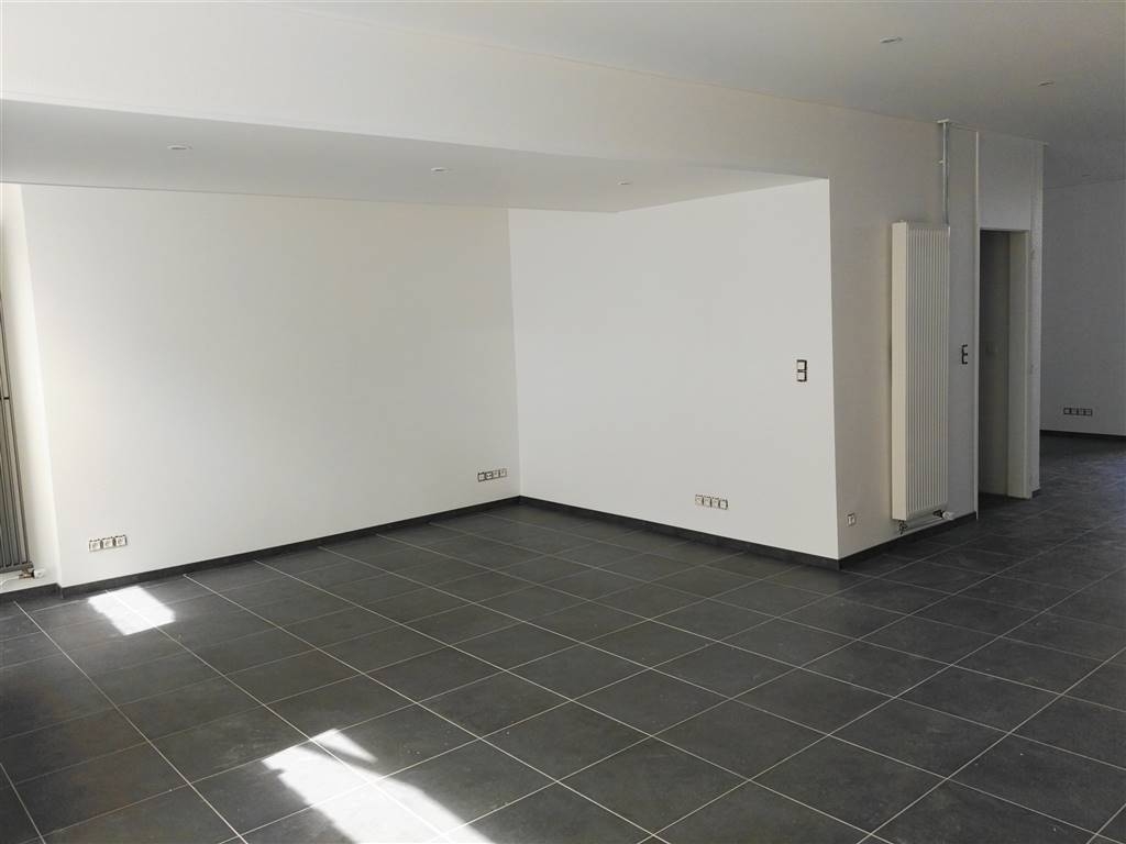 Commerce à à Saint-Mard 6762 750.00€ chambres 90.00m² - annonce 542773