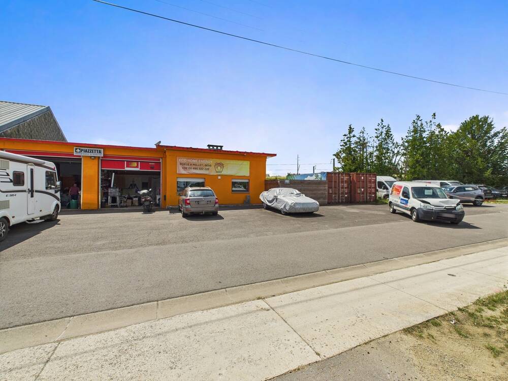 Commerce à à Arlon 6700 329000.00€ chambres 233.00m² - annonce 543692