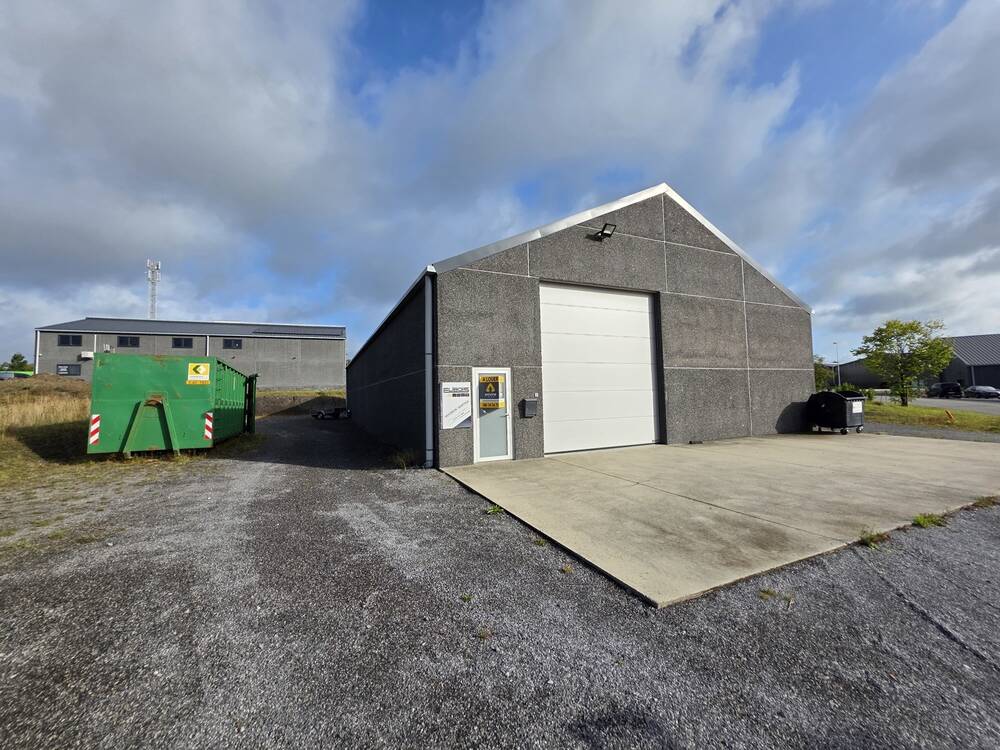 Commerce à  à Somme-Leuze 5377 2300.00€  chambres 400.00m² - annonce 576066