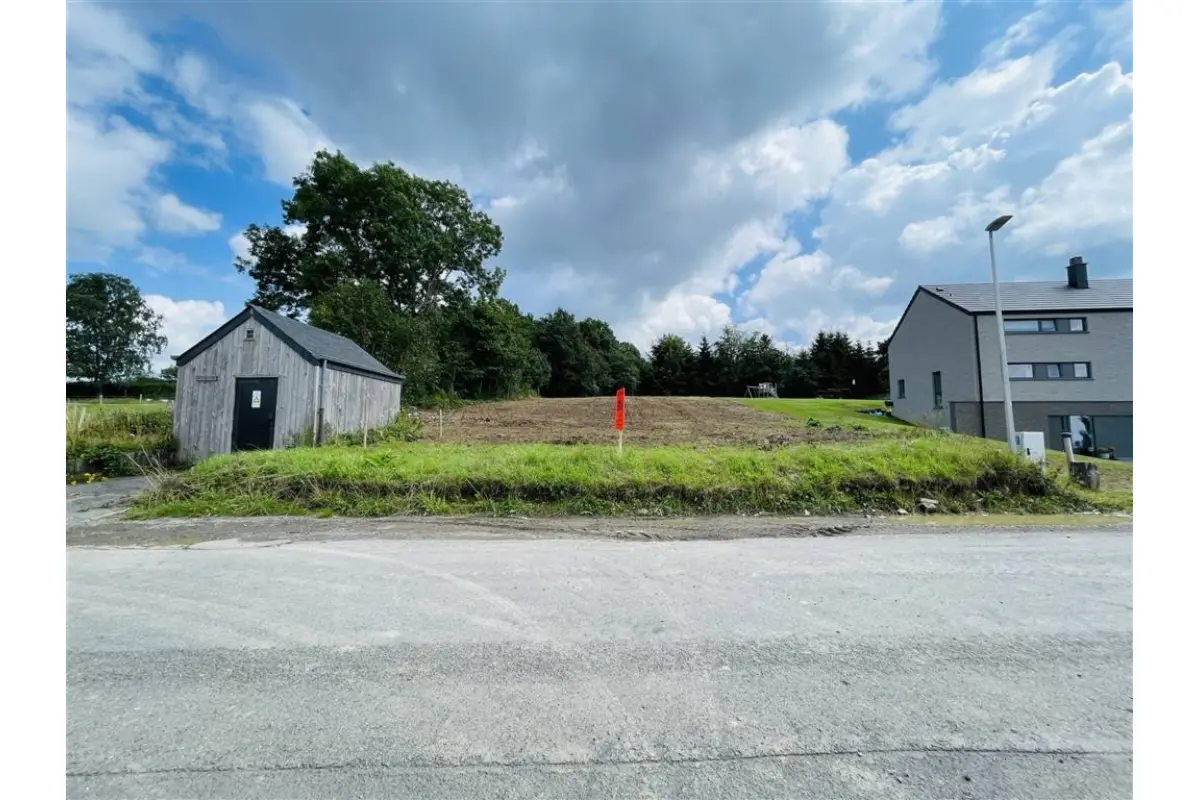 Terrain à vendre à Harre 6960 125000.00€  chambres m² - annonce 583140