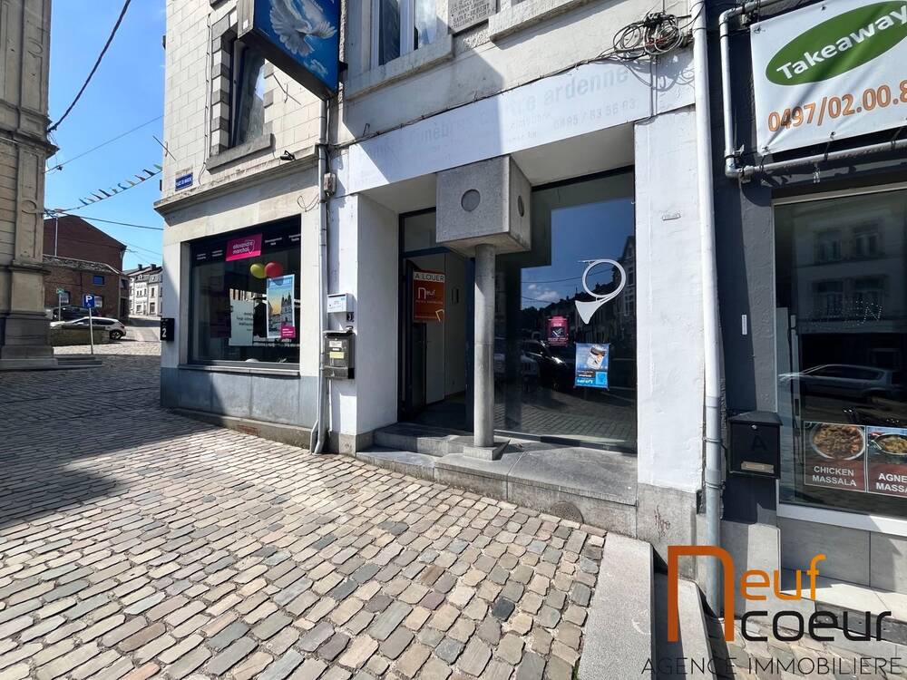 Commerce à à Saint-Hubert 6870 450.00€ chambres 60.00m² - annonce 587605