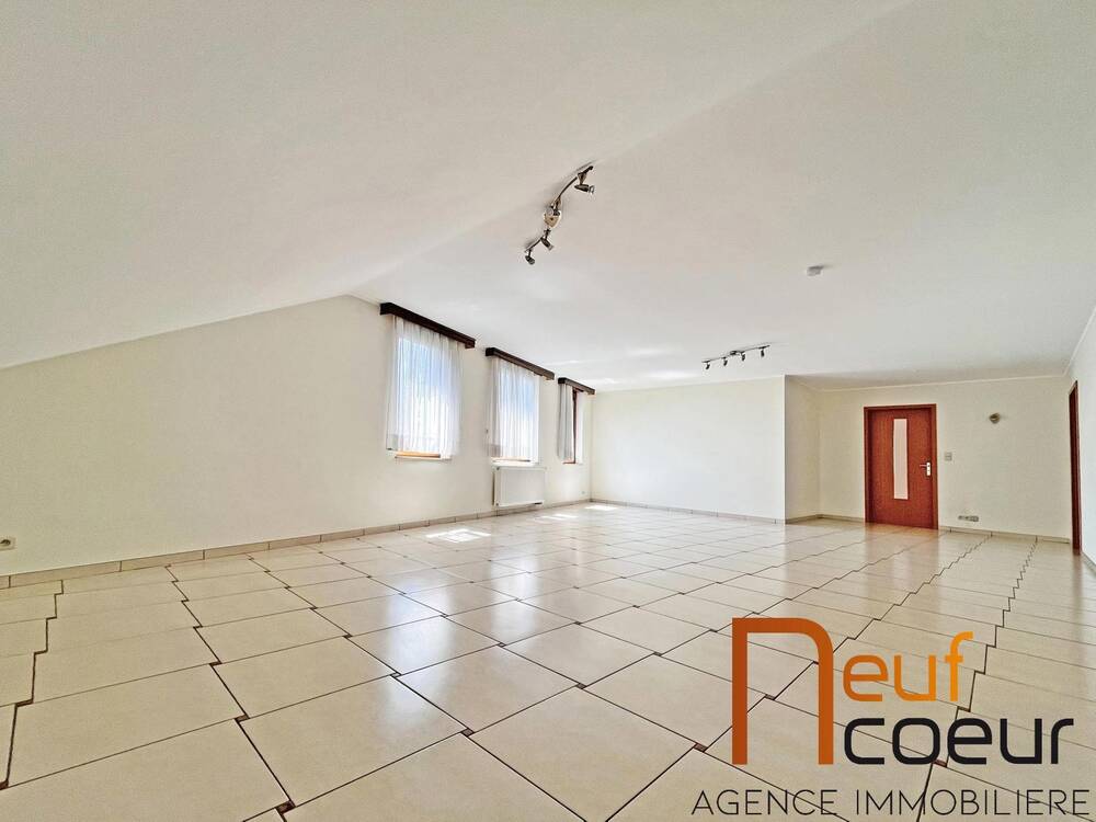 Appartement à à Neufchâteau 6840 800.00€ 3 chambres 145.00m² - annonce 587603