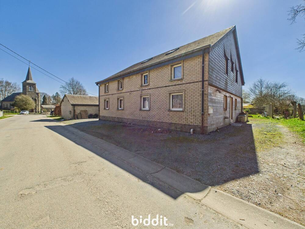Maison à vendre à Freux 6800 250000.00€ 6 chambres m² - annonce 591718