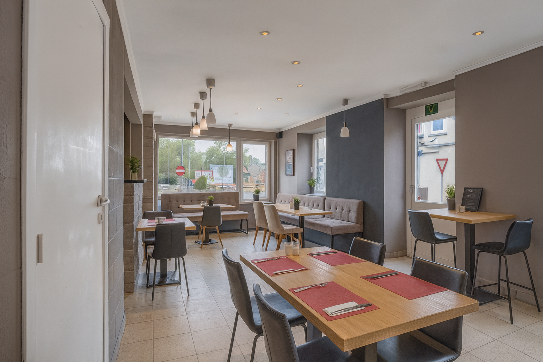 Commerce à vendre à Saint-Hubert 6870 125000.00€ chambres 124.00m² - annonce 595435