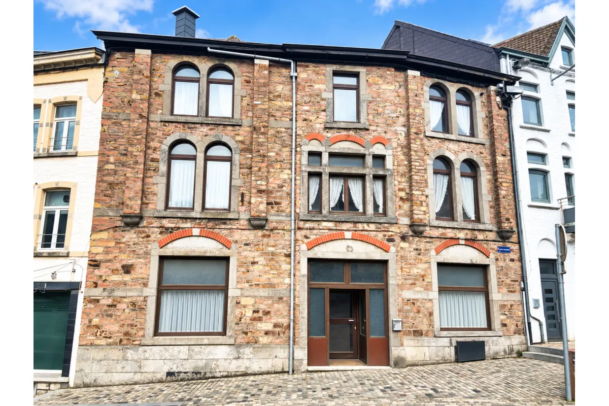 Commerce à  à Saint-Hubert 6870 650.00€  chambres 180.00m² - annonce 597031
