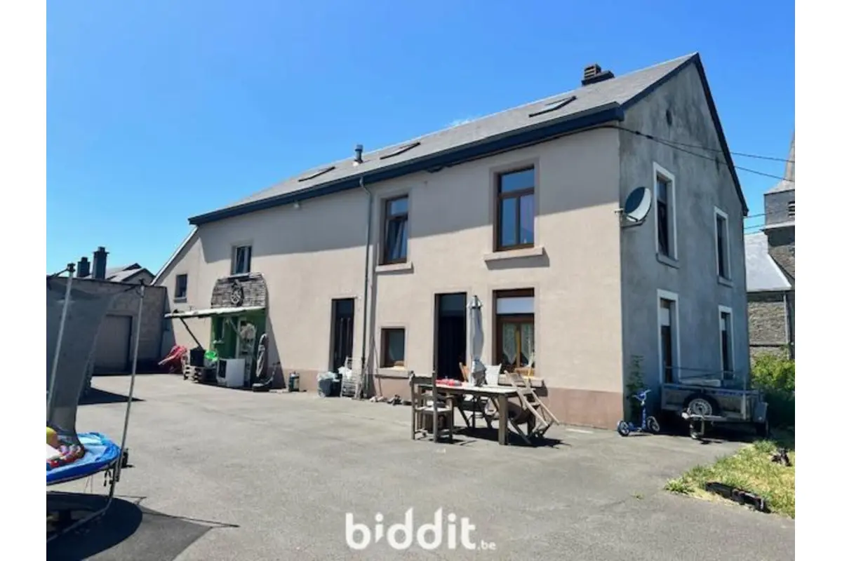 Immeuble de rapport - Immeuble à appartement à vendre à Bras 6800 130000.00€ 5 chambres m² - annonce 606055