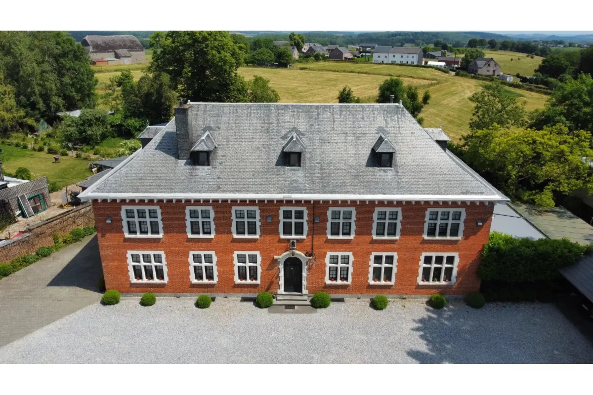 Immeuble de rapport - Immeuble à appartement à vendre à Durbuy 6940 997000.00€  chambres 1944.00m² - annonce 610225