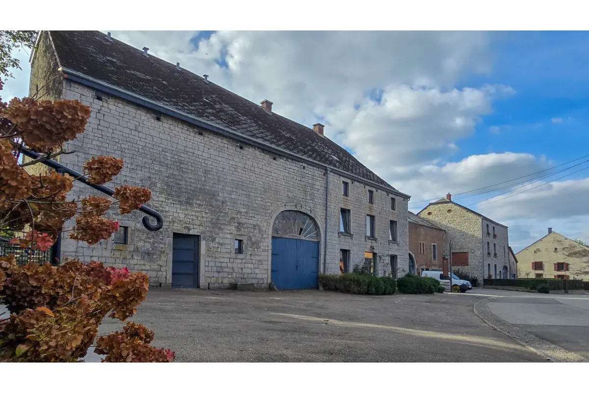 Maison à vendre à Ambly 6953 0.00€ 3 chambres 180.00m² - annonce 652128