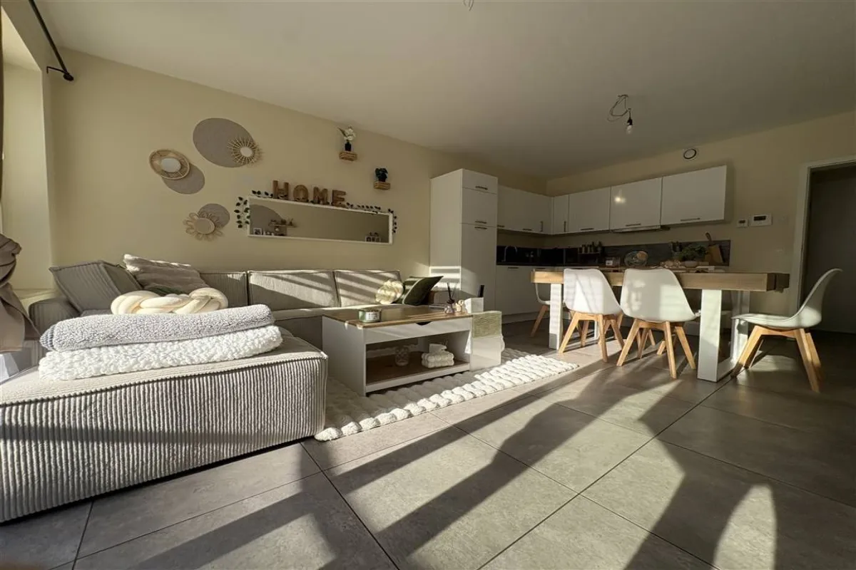 Appartement à louer à Aye 6900 780.00€ 2 chambres 75.00m² - annonce 625422