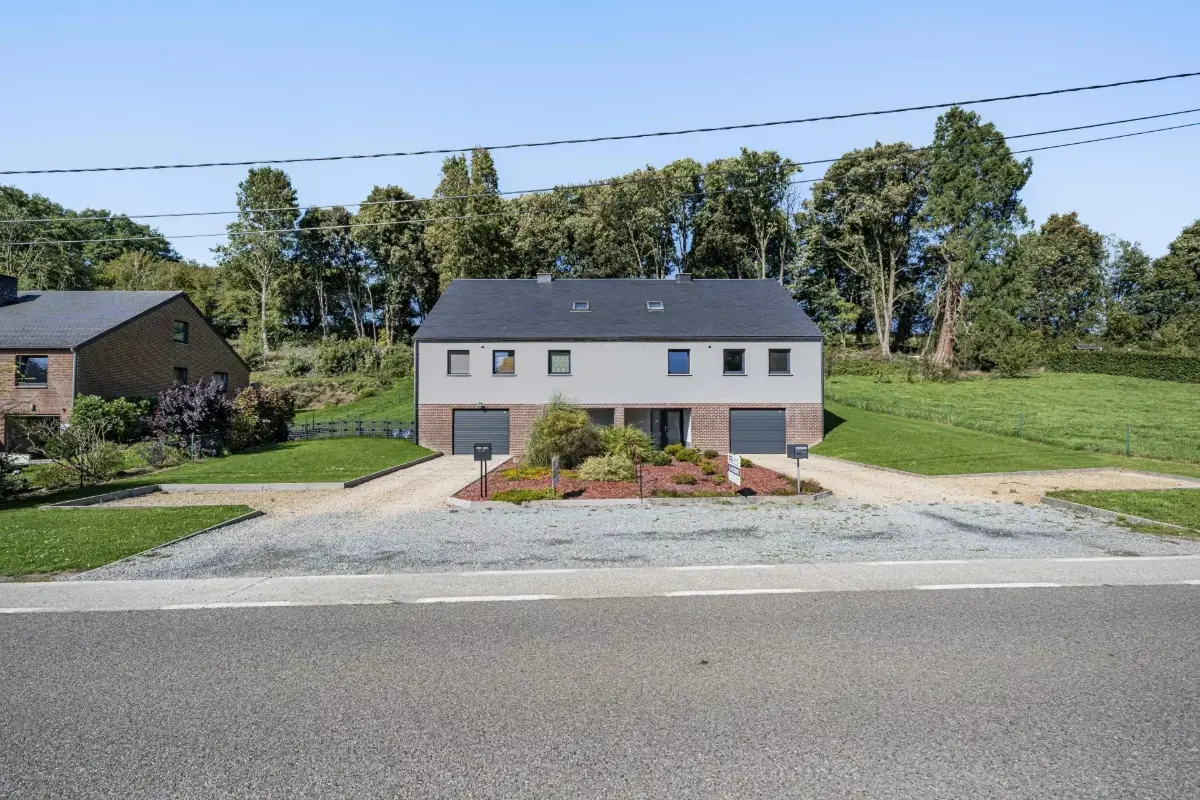 Immeuble de rapport - Immeuble à appartement à vendre à Saint-Hubert 6870 349000.00€ 3 chambres 200.00m² - annonce 624759