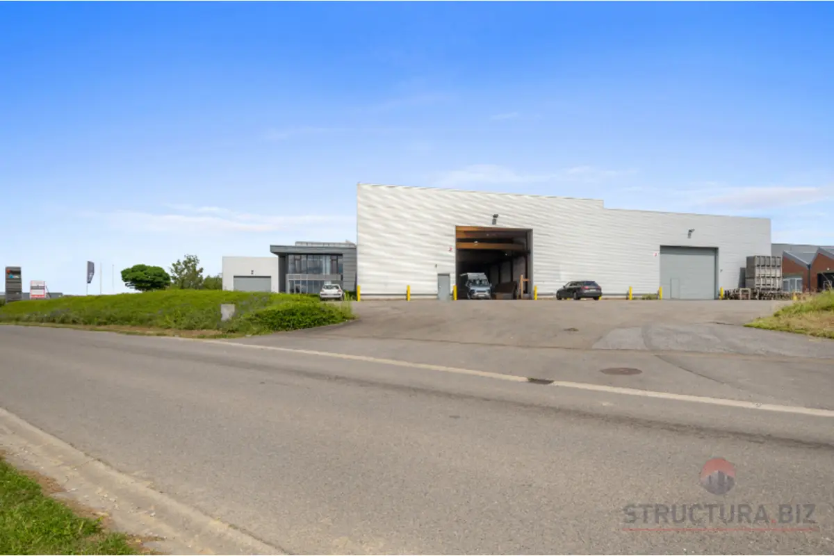 Commerce à vendre à Marche-en-Famenne 6900 1950000.00€  chambres 5119.00m² - annonce 630907