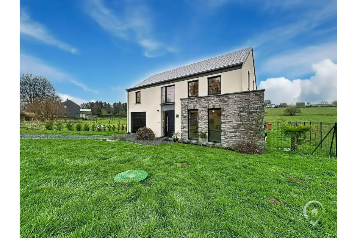 Maison à vendre à Saint-Hubert 6870 360000.00€ 3 chambres 145.00m² - annonce 644303