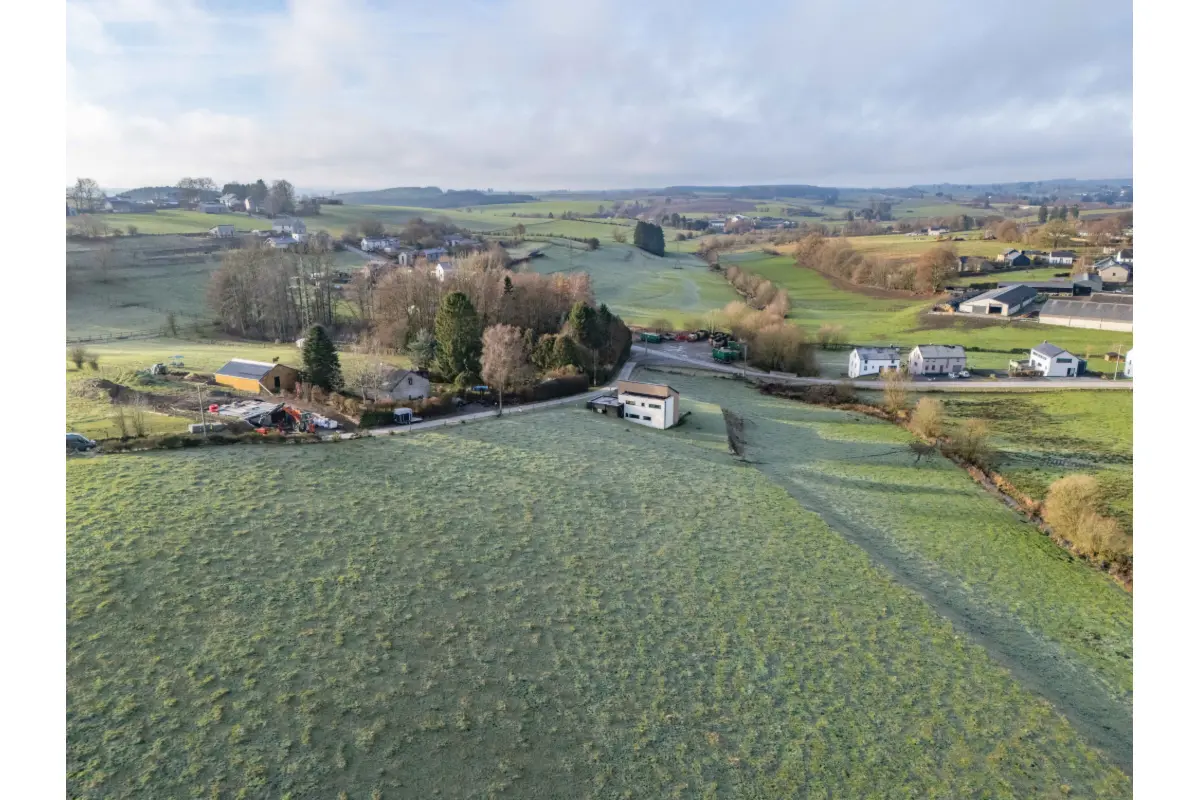 Terrain à vendre à Vaux-sur-Sûre 6640 89000.00€  chambres m² - annonce 649242
