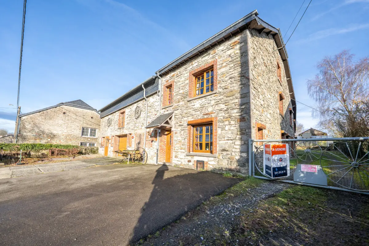 Maison à vendre à Libramont-Chevigny 6800 399000.00€ 3 chambres 400.00m² - annonce 663692