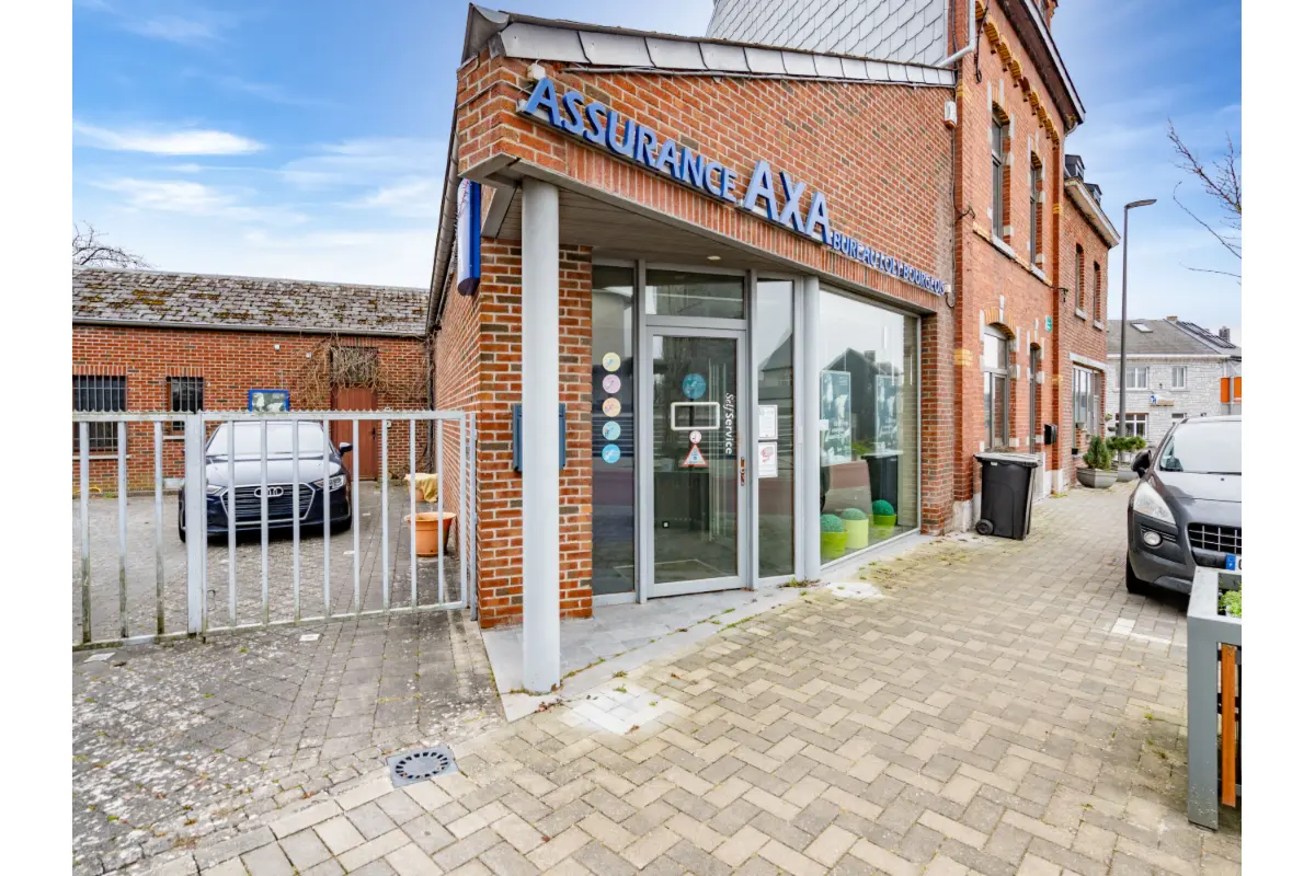 Commerce à vendre à Aye 6900 195000.00€ 0 chambres 90.52m² - annonce 663872