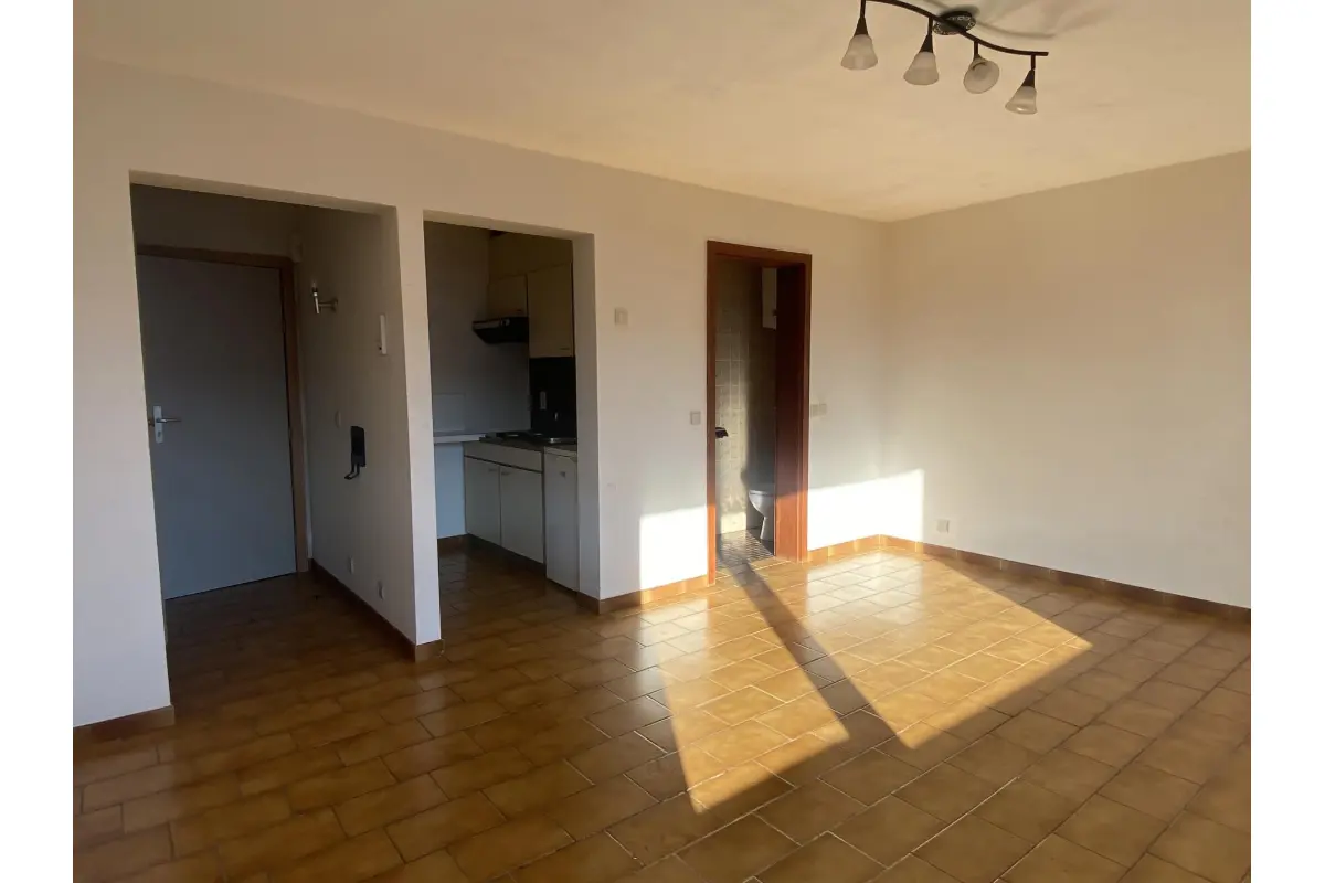 Studio à  à Libramont-Chevigny 6800 410.00€  chambres 35.00m² - annonce 667766