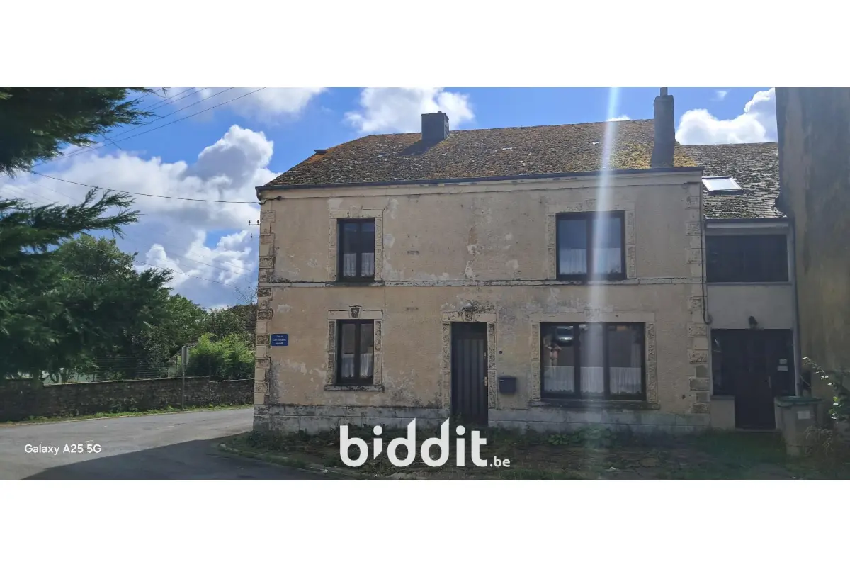 Maison à vendre à Sainte-Cécile 6820 119000.00€ 4 chambres 250.00m² - annonce 677320