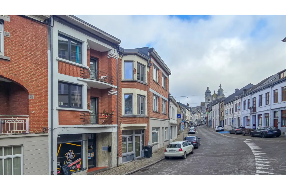 Immeuble de rapport - Immeuble à appartement à vendre à Saint-Hubert 6870 0.00€ 3 chambres 155.00m² - annonce 774127