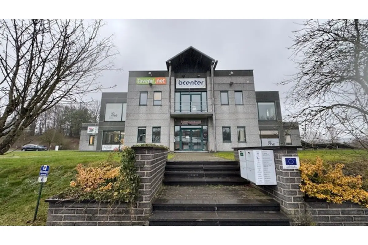 Commerce à louer à Aye 6900 300.00€  chambres 15.00m² - annonce 697474