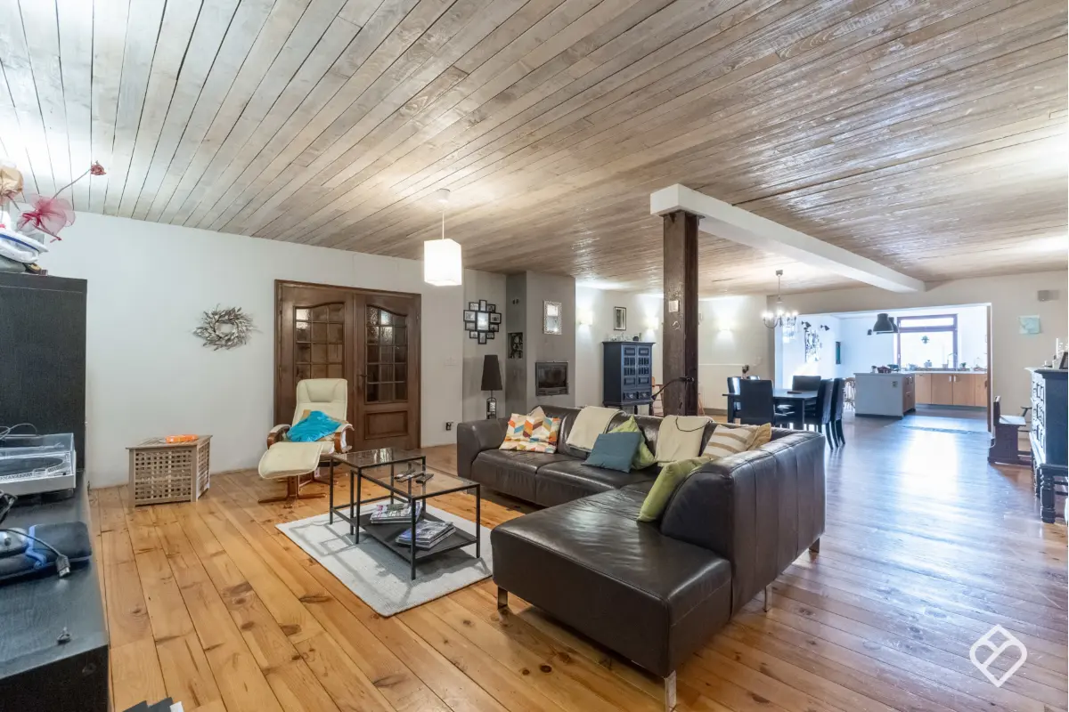 Maison à vendre à Lamorteau 6767 230000.00€ 3 chambres 270.00m² - annonce 724897
