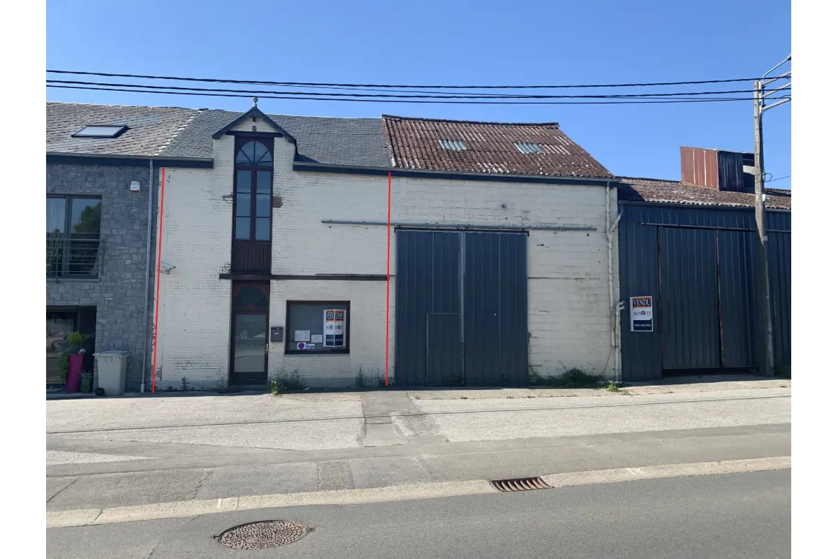 Commerce à louer à Aye 6900 350.00€  chambres 90.00m² - annonce 727640