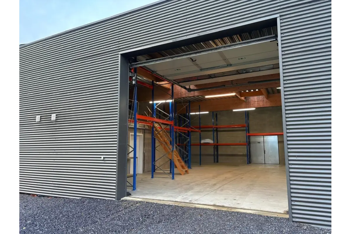 Commerce à louer à Halma 6922 950.00€  chambres 230.00m² - annonce 728221