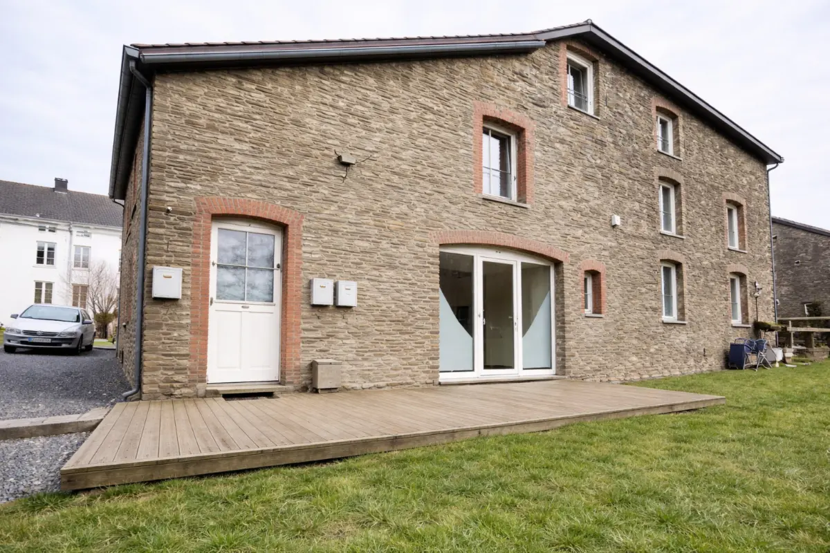 Appartement à louer à Vaux-sur-Sûre 6640 600.00€ 1 chambres 93.00m² - annonce 736246