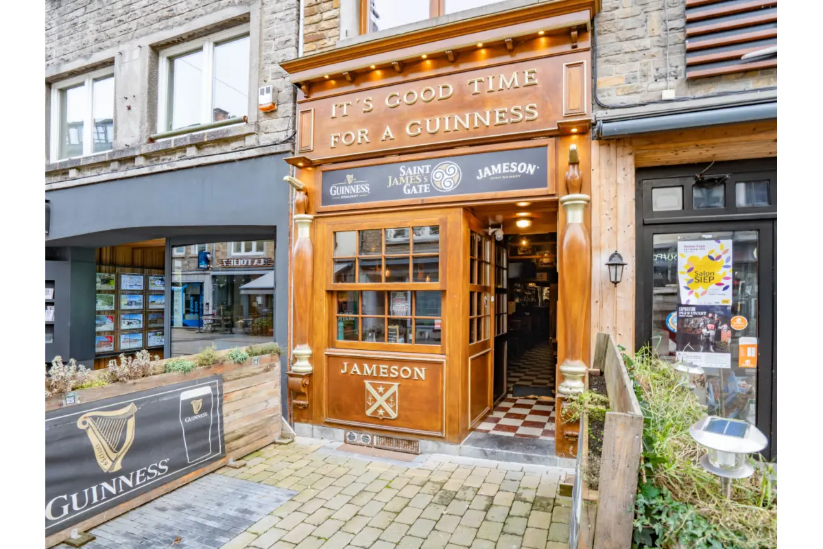 Commerce à louer à La Roche-en-Ardenne 6980 900.00€ 0 chambres 55.00m² - annonce 741123