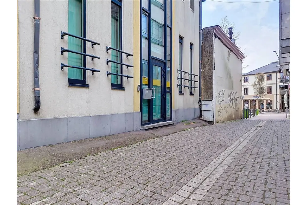 Commerce à louer à Arlon 6700 500.00€  chambres 25.00m² - annonce 741788