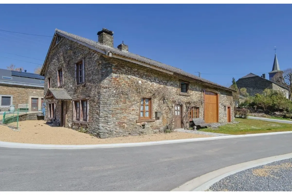 Bungalow à vendre à Vivy 6833 380000.00€ 4 chambres 200.00m² - annonce 742030