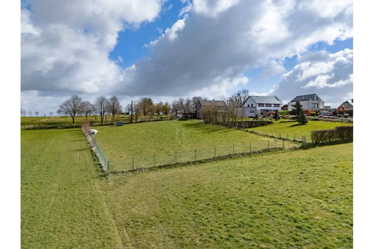 Terrain à vendre à Vaux-sur-Sûre 6640 99000.00€  chambres m² - annonce 743549