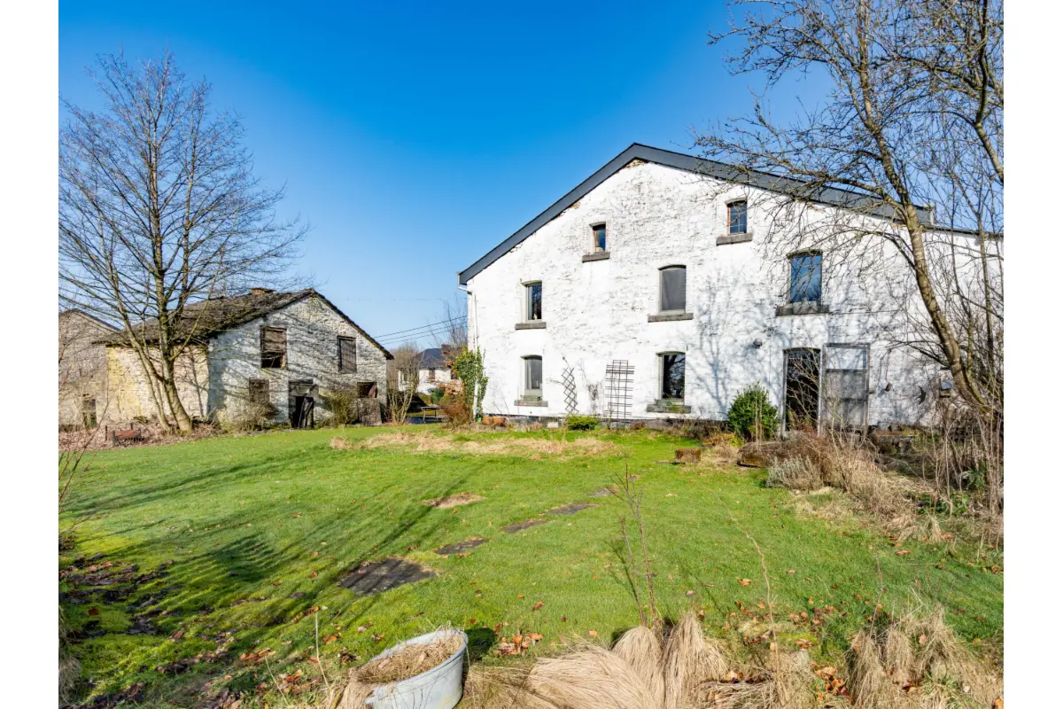 Commerce à vendre à Houffalize 6660 310000.00€ 2 chambres 256.00m² - annonce 746376