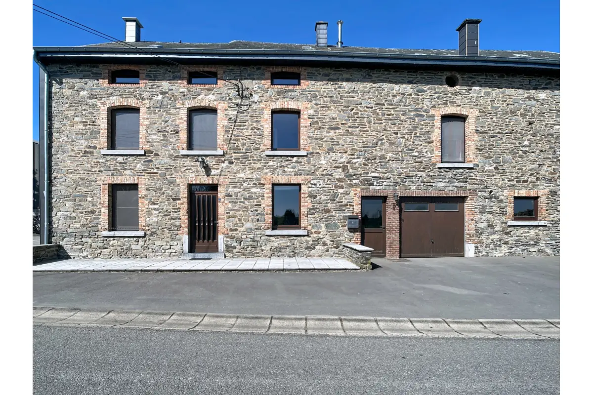 Maison à louer à Vaux-sur-Sûre 6640 850.00€ 3 chambres 262.00m² - annonce 754147