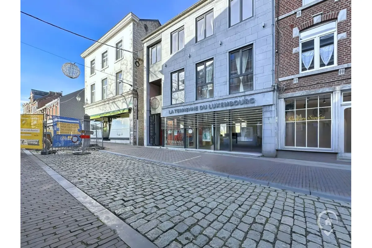 Commerce à louer à Marche-en-Famenne 6900 1200.00€  chambres m² - annonce 778036