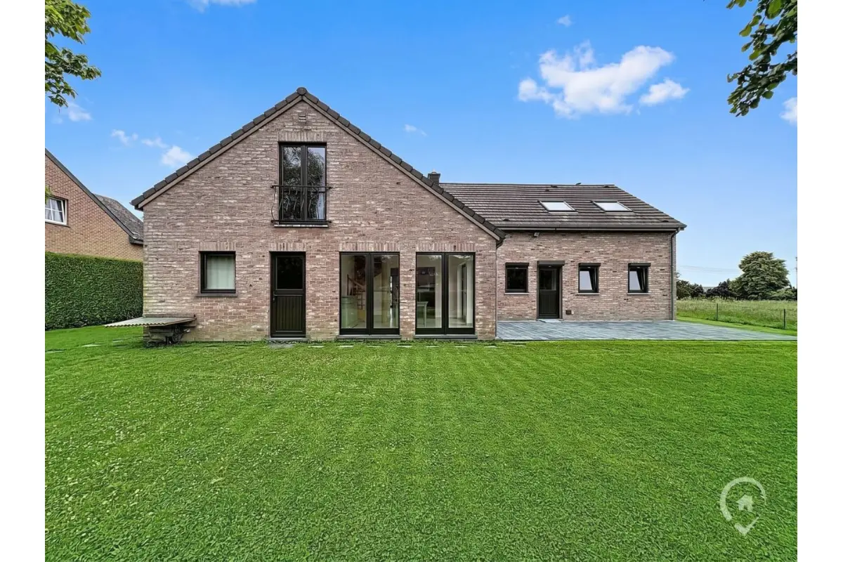 Villa à louer à Marche-en-Famenne 6900 1290.00€ 4 chambres 220.00m² - annonce 785033