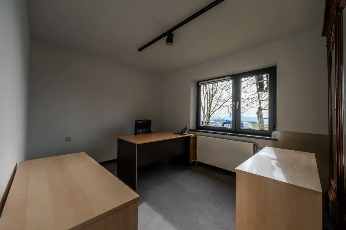 Commerce à louer à Attert 6717 300.00€ 0 chambres m² - annonce 790035