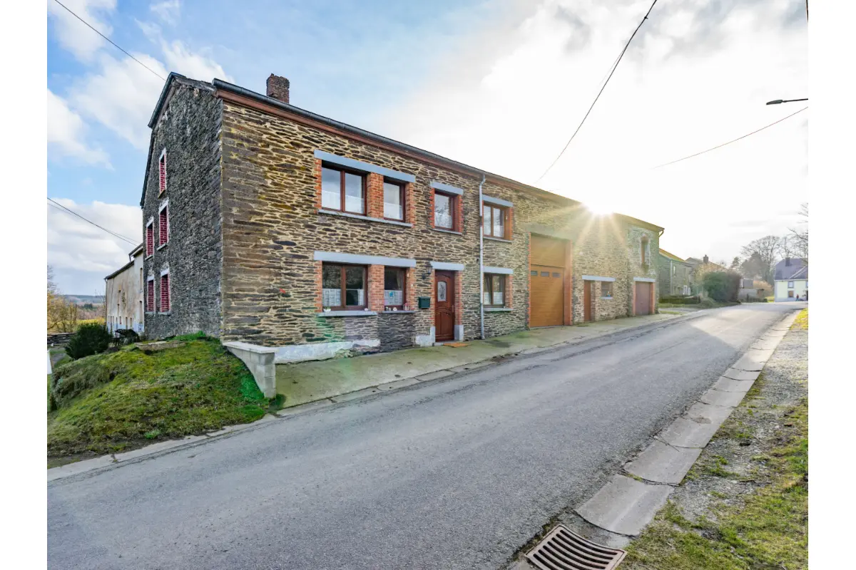 Commerce à vendre à Houffalize 6660 260000.00€ 3 chambres 454.12m² - annonce 791266
