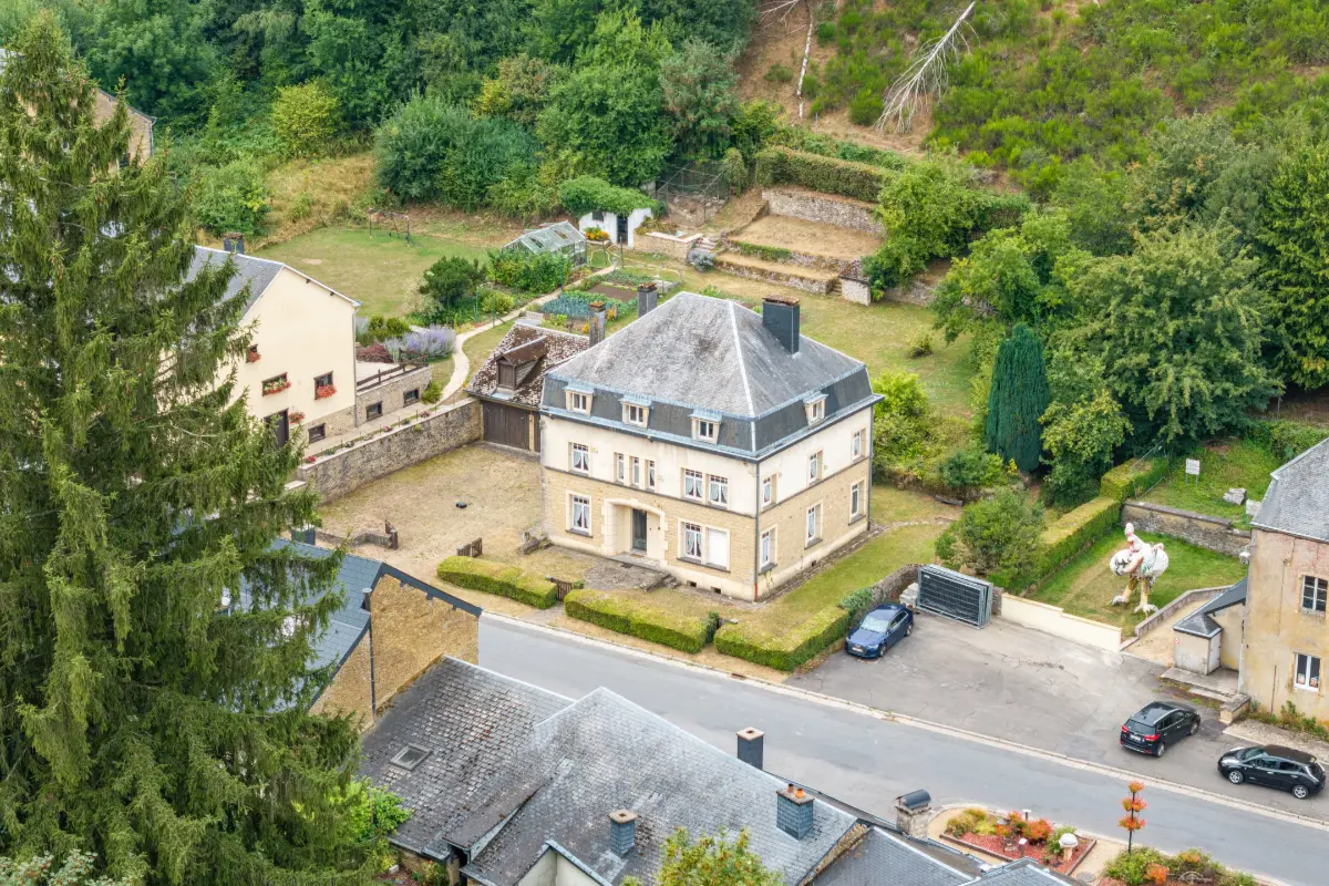 Maison à vendre à Chassepierre 6824 335000.00€ 6 chambres 420.00m² - annonce 804888