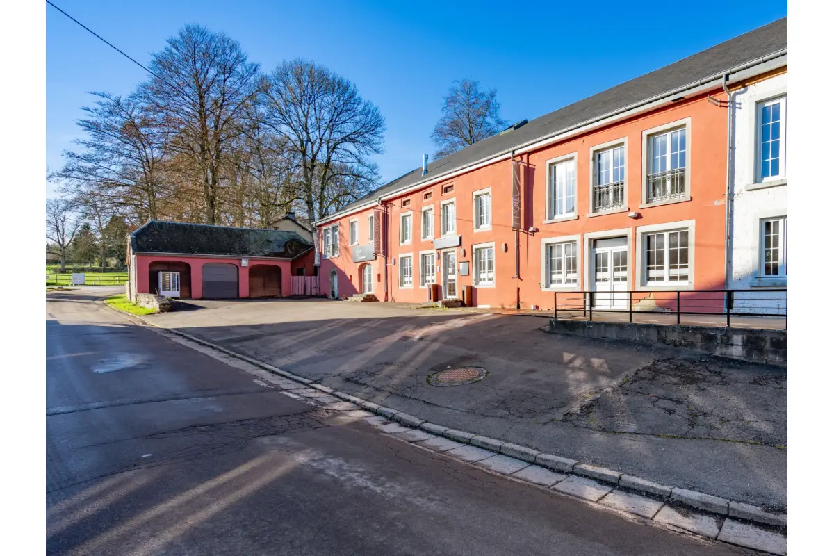 Commerce à vendre à Sainte-Ode 6680 400000.00€ 14 chambres 716.62m² - annonce 813298