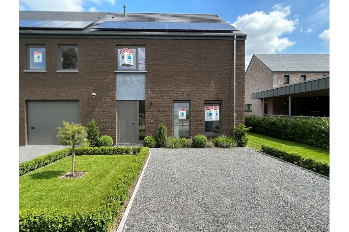 Maison à vendre à Forrières 6953 304800.00€ 4 chambres 152.00m² - annonce 815773