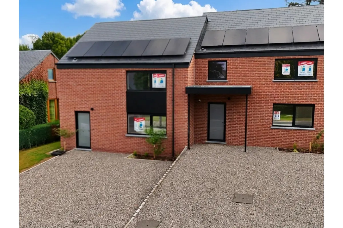 Maison à vendre à Aye 6900 302900.00€ 3 chambres 130.00m² - annonce 818096
